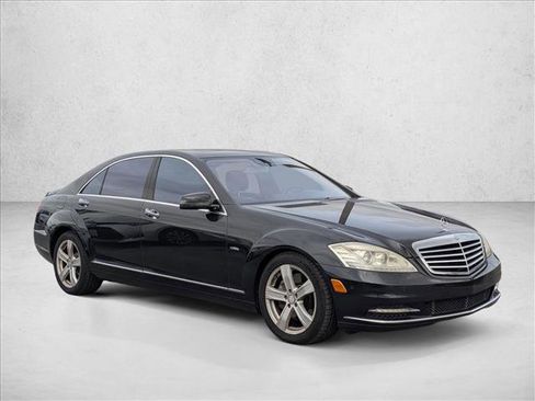 Used 2012 Mercedes-Benz S 550 4MATIC image 3