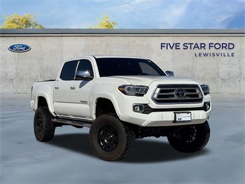 Used 2020 Toyota Tacoma Limited image 1