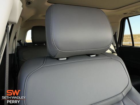 New 2025 Ford Expedition Active image 14