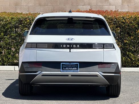 Used 2024 Hyundai Ioniq 5 SE RWD image 5