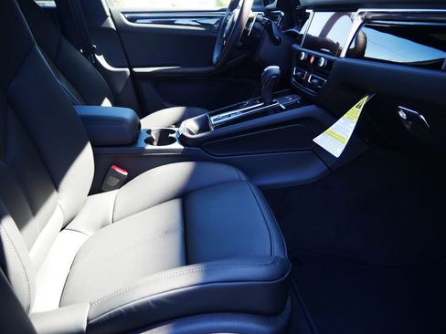 New 2026 Porsche Macan AWD/4WD image 14