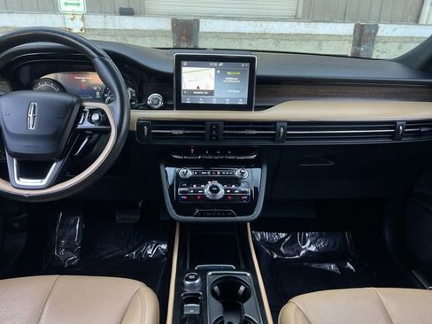 Used 2020 Lincoln Corsair Reserve image 16