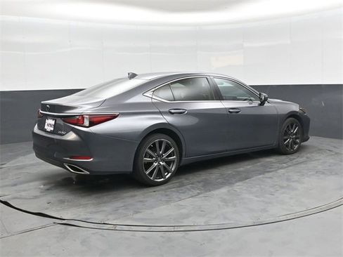 Used 2019 Lexus ES 350 Ultra Luxury image 4