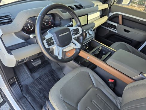Used 2020 Land Rover Defender 110 S image 11