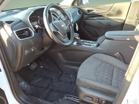 Used 2024 Chevrolet Equinox LT FWD image 11