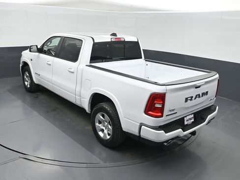 New 2026 RAM 1500 4x4 Crew Cab image 32
