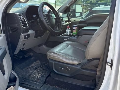 Used 2017 Ford F250 XLT w/ XLT Premium Package AWD/4WD image 1