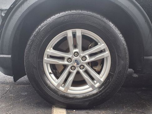 Used 2023 Ford Explorer XLT w/ Equipment Group 202A image 22