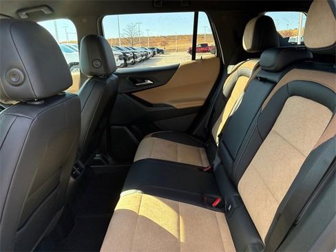 New 2026 Chevrolet Equinox ACTIV w/ Convenience Package III image 17