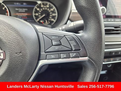 Used 2024 Nissan Altima 2.5 SV FWD image 23