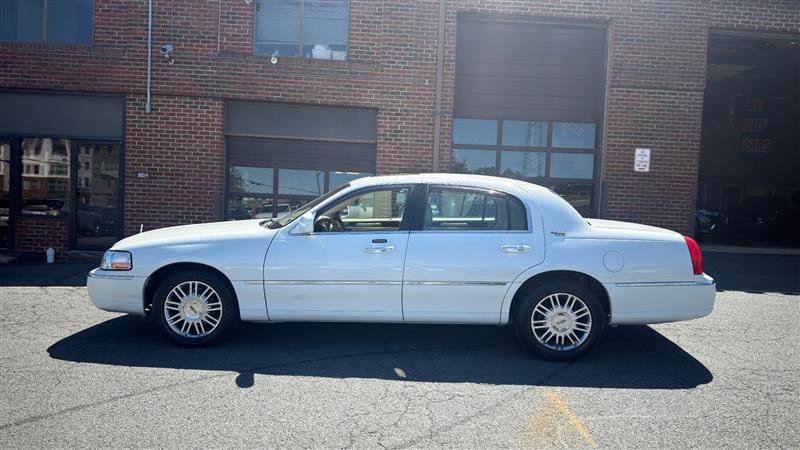 Used 2007 Lincoln Town Car Signature Limited RWD image 7