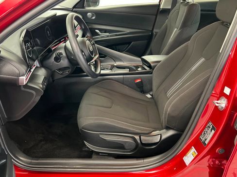 Used 2024 Hyundai Elantra SEL FWD image 17