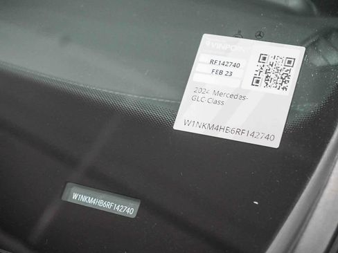 Used 2024 Mercedes-Benz GLC 300 4MATIC image 28