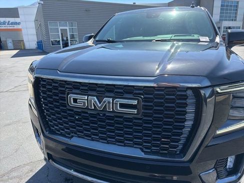 Used 2023 GMC Yukon Denali Ultimate AWD/4WD image 16