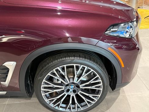 Used 2024 BMW X5 xDrive40i w/ Premium Package AWD/4WD image 8
