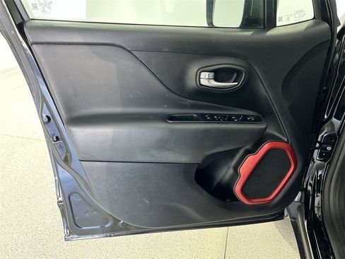 Used 2020 Jeep Renegade Trailhawk w/ Cold Weather Group image 19