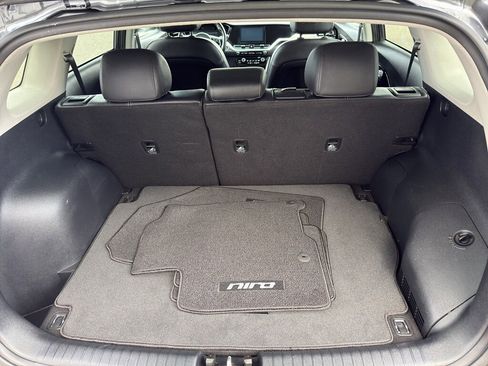 Used 2022 Kia Niro EX image 16
