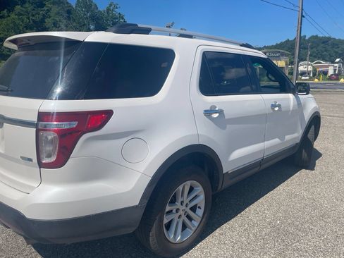 Used 2013 Ford Explorer XLT AWD/4WD image 4