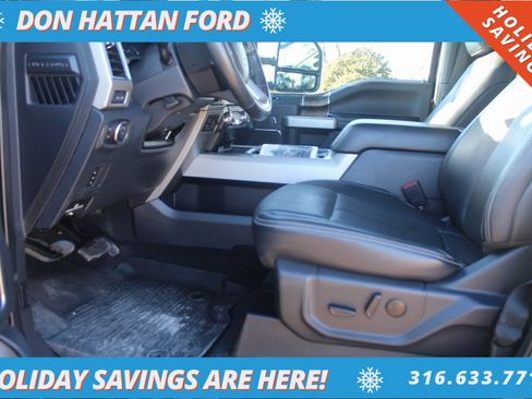 Used 2022 Ford F250 Lariat w/ Lariat Value Package image 9