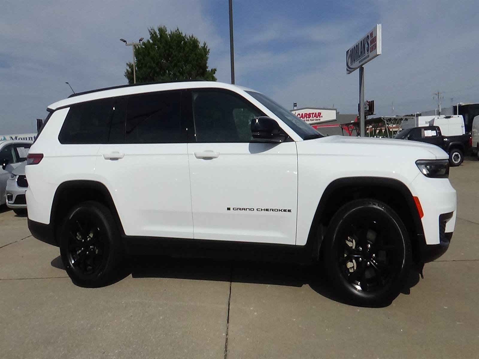 Certified 2025 Jeep Grand Cherokee L Altitude AWD/4WD image 6