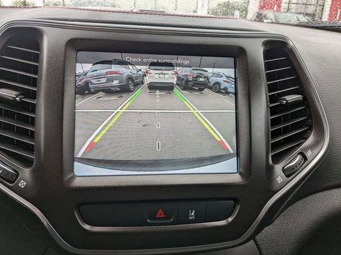 Used 2022 Jeep Cherokee Trailhawk image 18