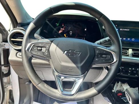 Used 2025 Chevrolet Trax ACTIV w/ Driver Confidence Package FWD image 13