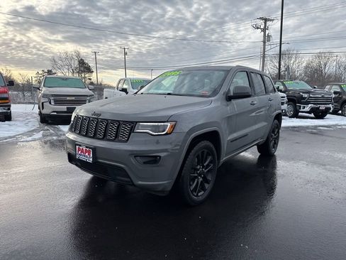Used 2020 Jeep Grand Cherokee Altitude image 9