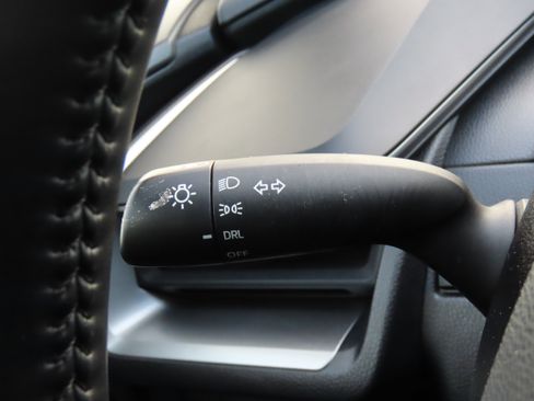 Used 2024 Toyota Prius LE image 31