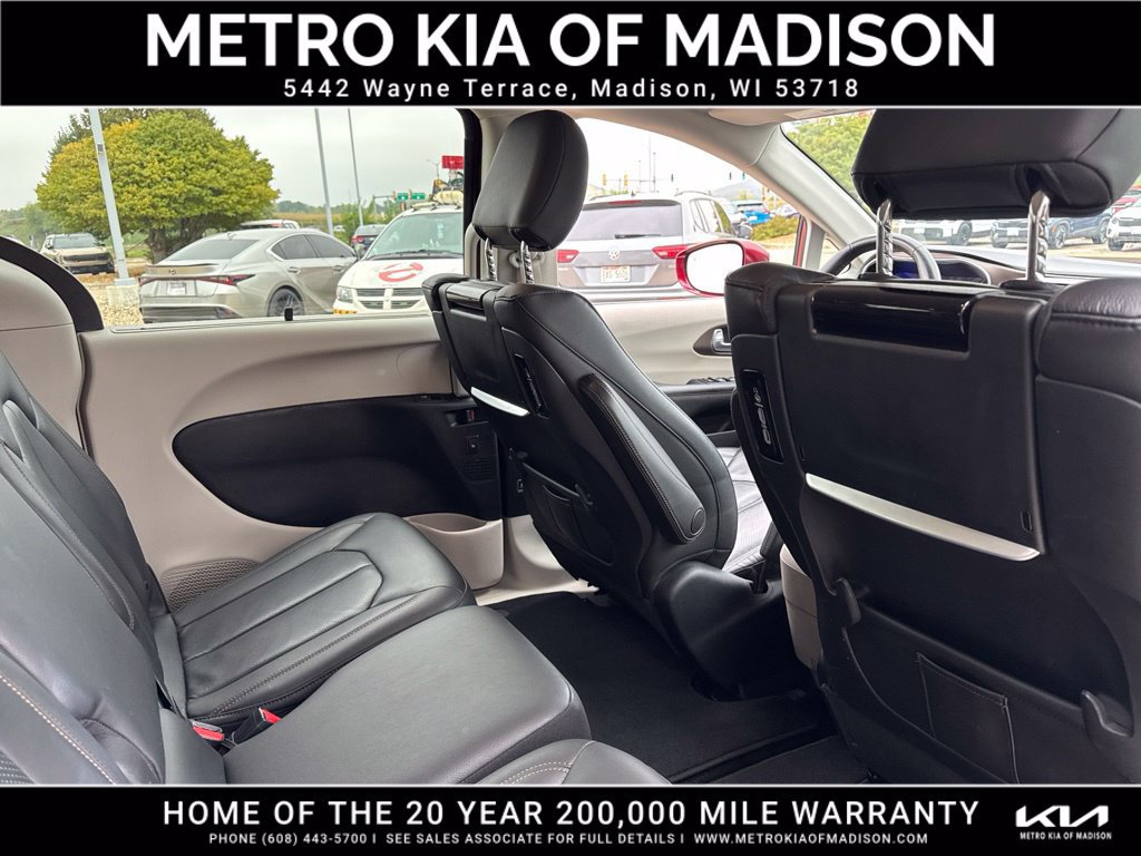 Used 2019 Chrysler Pacifica Touring-L Plus FWD image 43