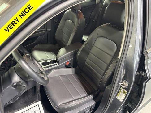 Used 2024 Volkswagen Jetta SE FWD image 15