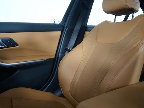 Certified 2025 BMW 330i Sedan image 29