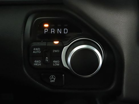 Used 2021 RAM 1500 Big Horn AWD/4WD image 16