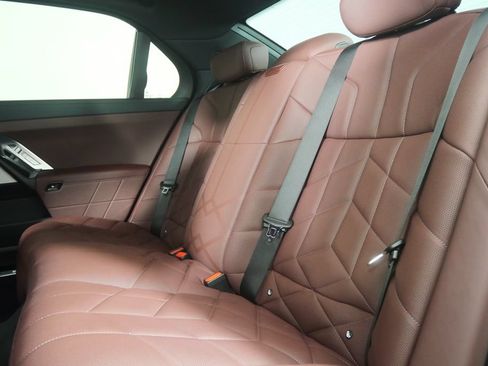 Certified 2023 BMW 740i RWD image 16