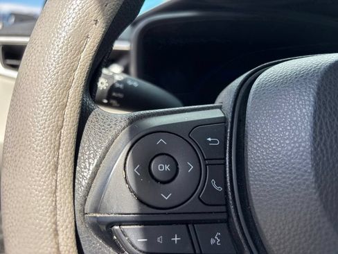 Used 2020 Toyota Corolla LE w/ Carpet Mat Package (TMS) FWD image 17