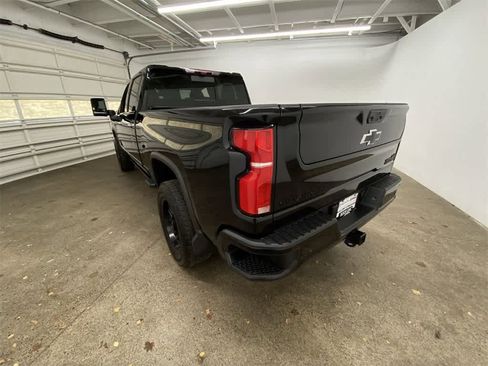 Used 2024 Chevrolet Silverado 2500 High Country w/ High Country Premium Package image 4