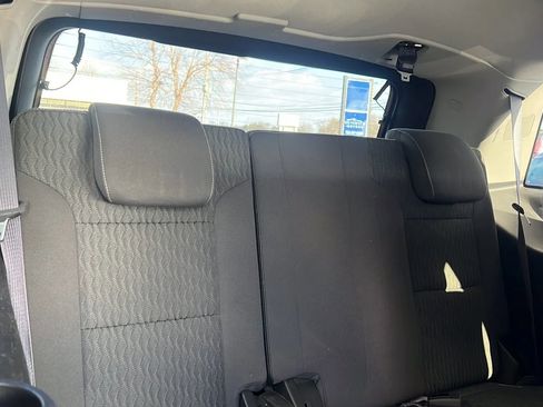 Used 2017 GMC Yukon SLE w/ SLE Value Package image 28