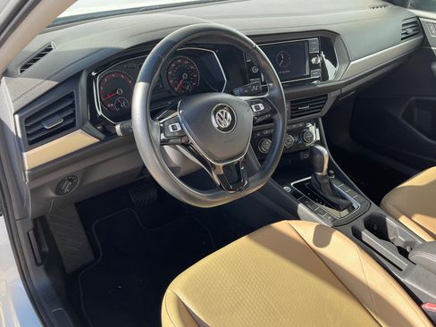Used 2019 Volkswagen Jetta SE image 4