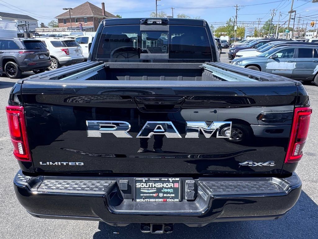 Used 2025 RAM 3500 Limited AWD/4WD image 5