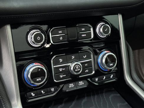 Used 2021 GMC Yukon Denali w/ Denali Ultimate Package image 25