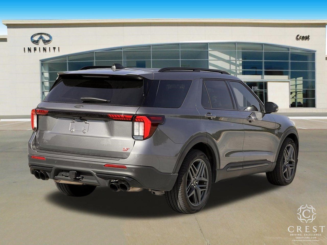 Used 2025 Ford Explorer ST AWD/4WD image 3