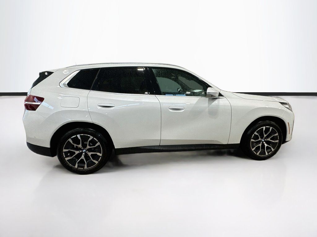 Used 2025 BMW X3 xDrive30i w/ Premium Package AWD/4WD image 4