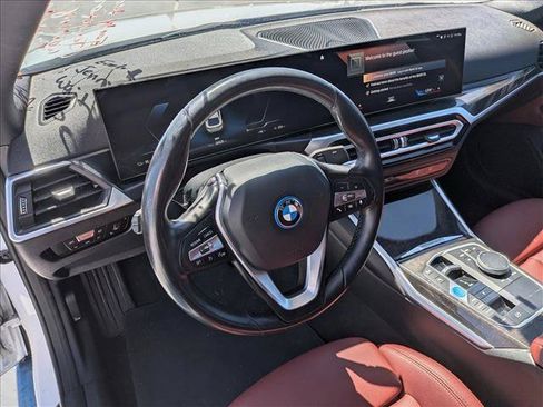 Certified 2023 BMW i4 eDrive40 RWD image 9