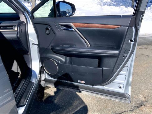 Used 2022 Lexus RX 350L Premium w/ Premium Package image 23