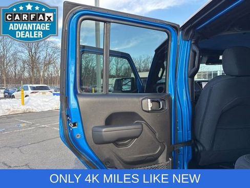 Used 2025 Jeep Wrangler Sport S image 38