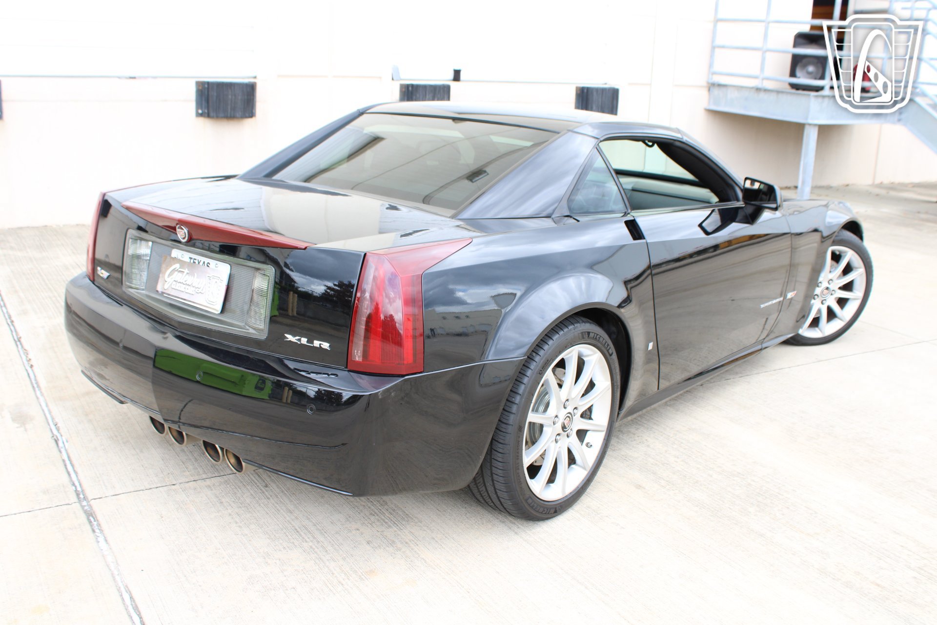 Used 2006 Cadillac XLR V RWD image 37