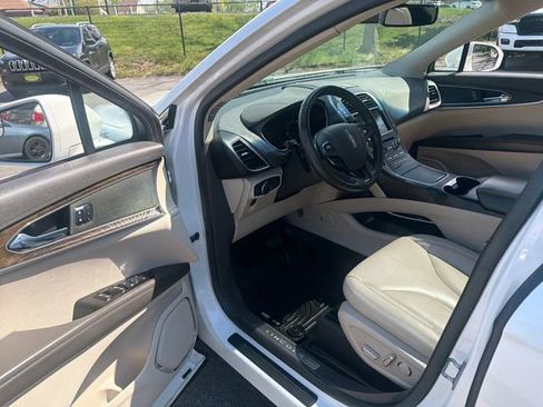 Used 2017 Lincoln MKX Select w/ Lincoln MKX Climate Package AWD/4WD image 31
