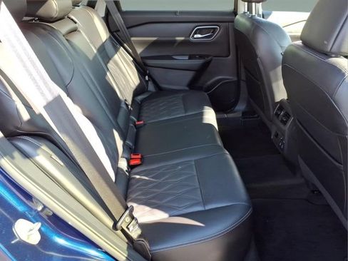 Certified 2024 Nissan Rogue Platinum w/ Platinum Premium Package AWD/4WD image 17