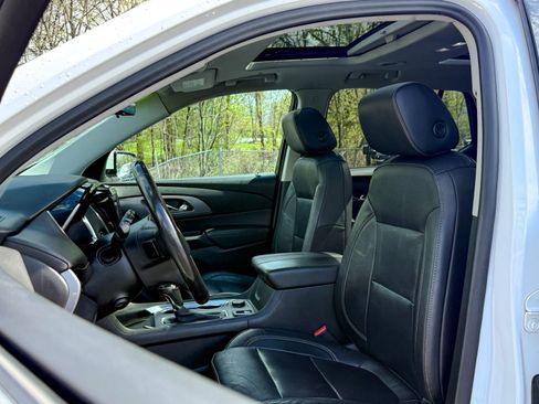 Used 2020 Chevrolet Traverse Premier AWD/4WD image 18