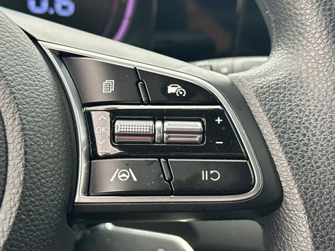 Used 2025 Kia Seltos LX image 30