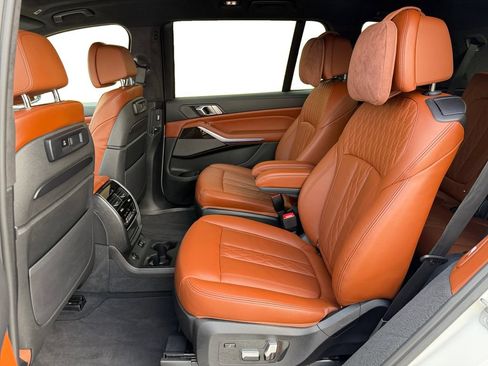 Used 2020 BMW X7 M50i w/ Dynamic Handling Package AWD/4WD image 19
